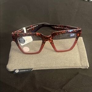 Peeper Tortoise Shell Glasses